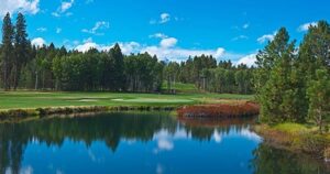 Glaze Meadow golf course and lake.