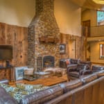 Rock Ridge 004 - Living room with fireplace