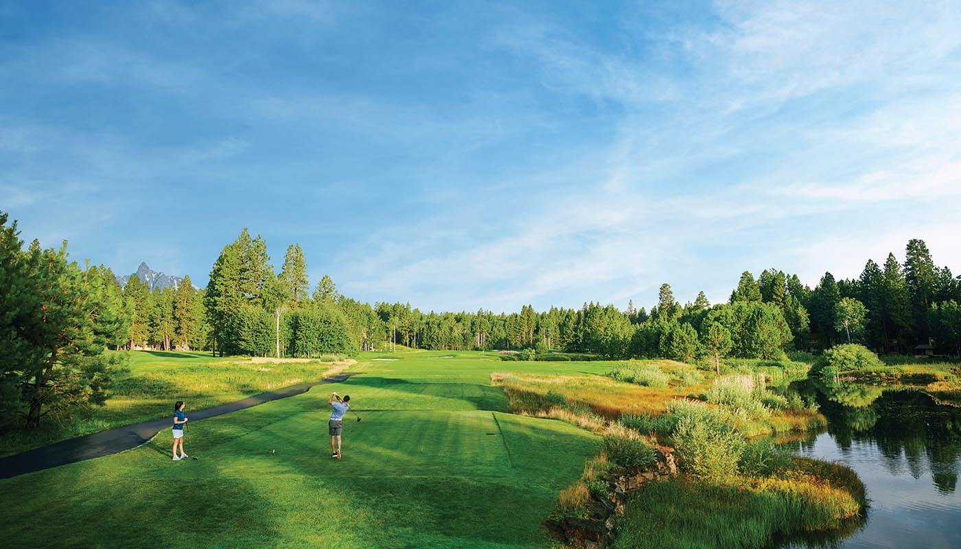 A picture of someone golfing at a Central Oregon golf course.