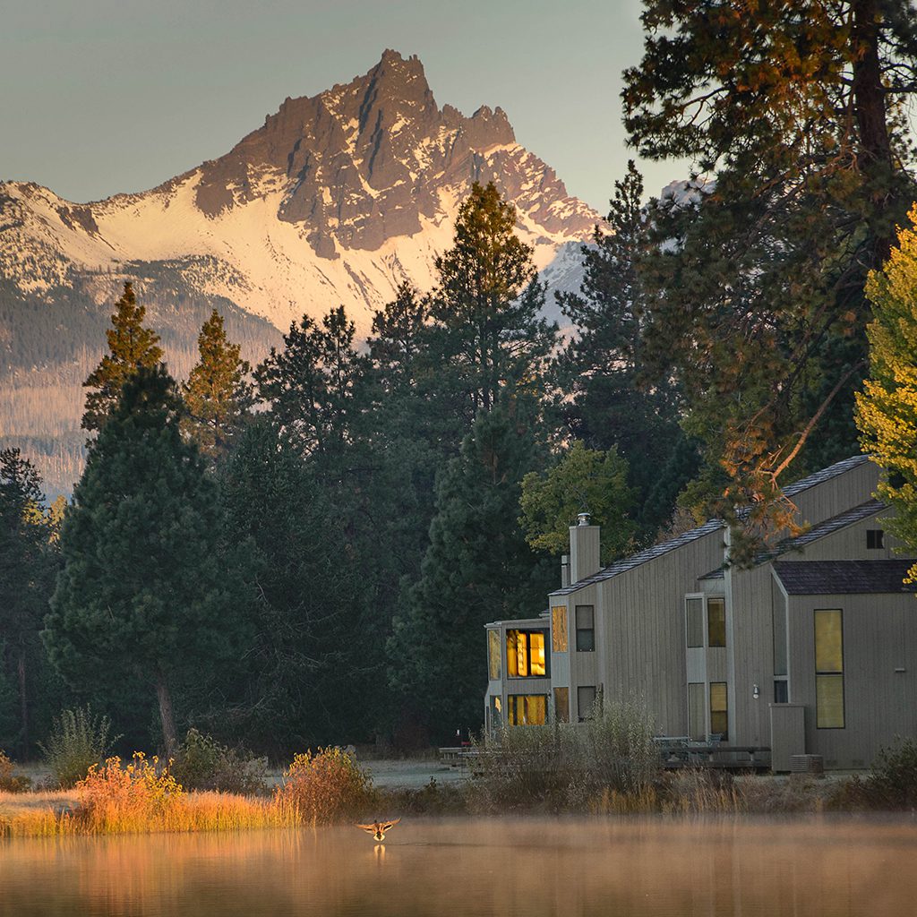 Lodging with mountain view.