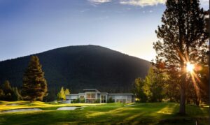 The exterior view of one of the top restaurants in Sisters, Oregon.