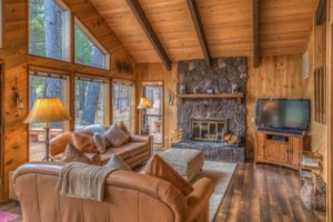 The living area at a top Sisters, Oregon resort. 
