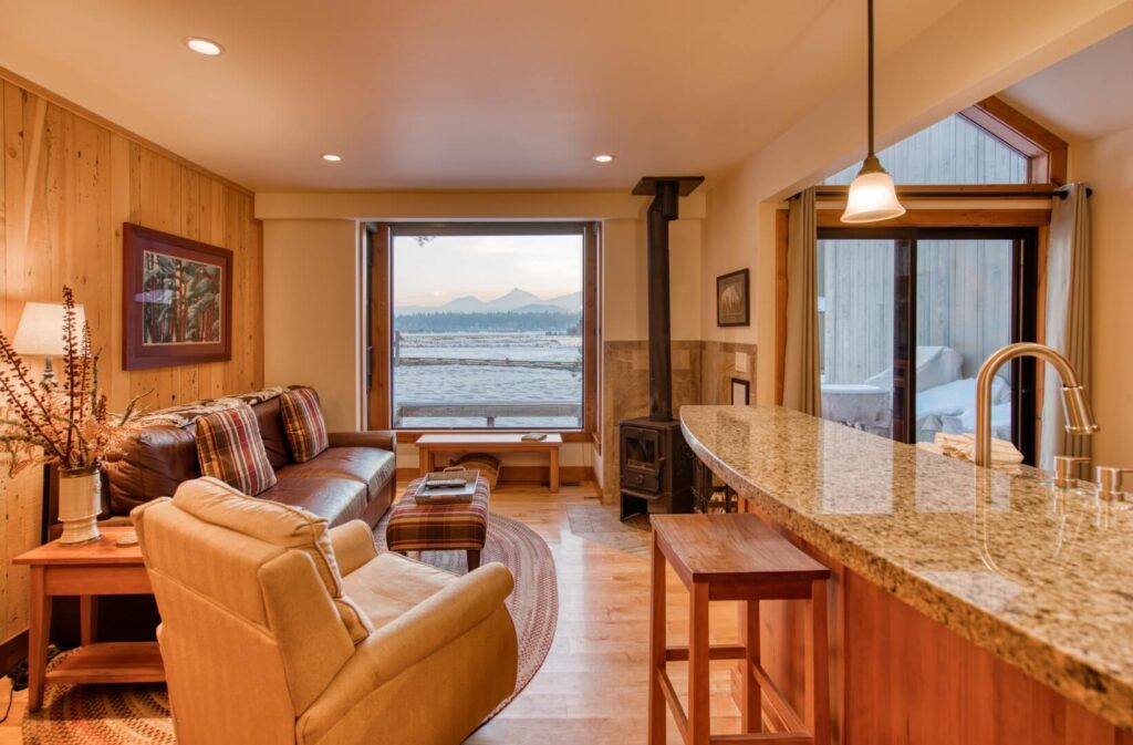 The living area of a Sisters vacation rental to stay at on a winter vacation.