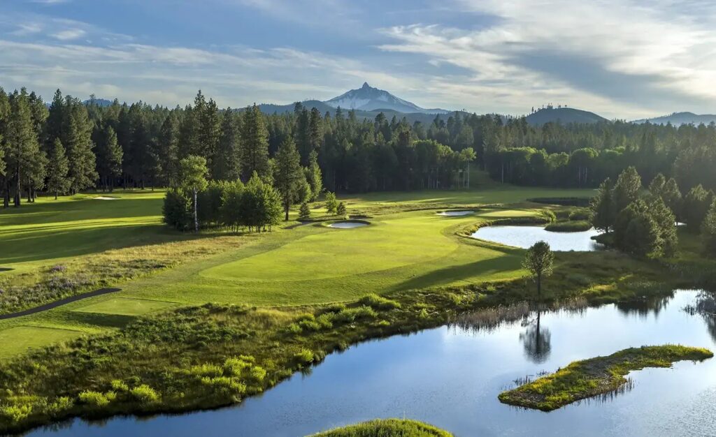 A golf course to enjoy on   a Central Oregon vacation.