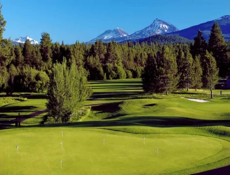 A putting course to practice your skills on Oregon golf vacations.